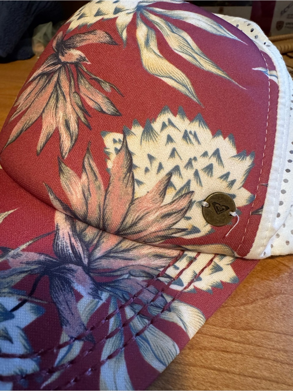 NWOT Roxy adjustable hat - Picture 5 of 5